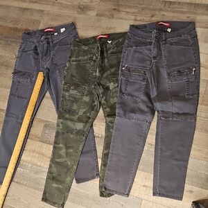 Juniors Camo and Gray Cargo Pants Set